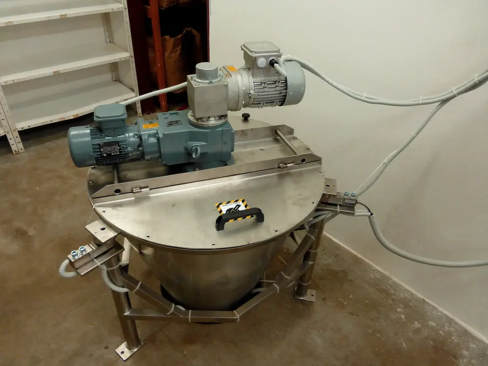 VMZ 50 vertical conical screw mixer